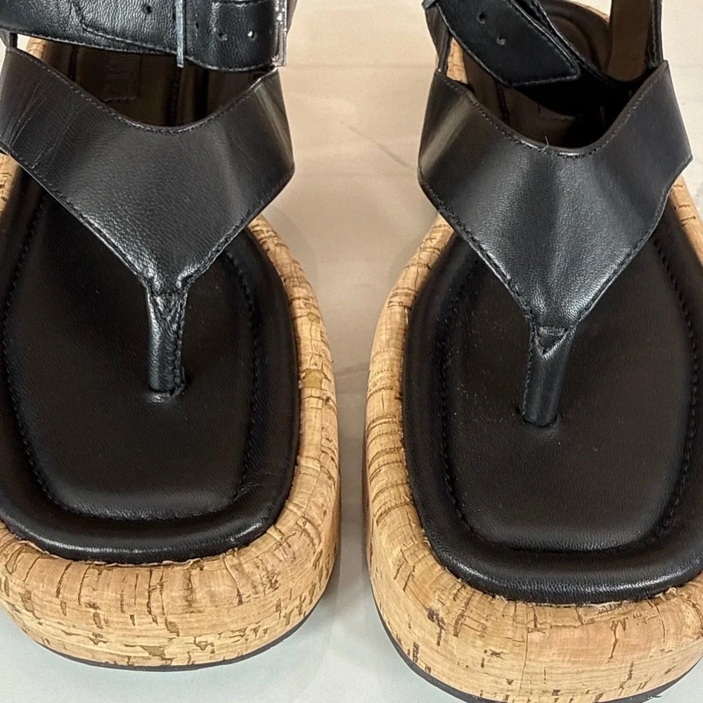 Schutz Tessie Black Leather Cork Platform Thong Sandals Womens 7B Ankle Strap